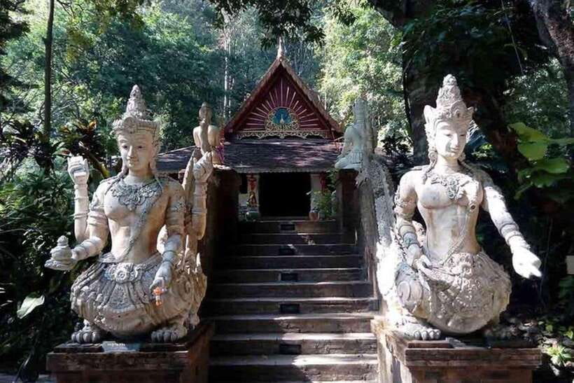Wat Phra That Doi Suthep & Wat Pha lat Evening Tour & Guide - Doi Suthep and the famous 306-step staircase