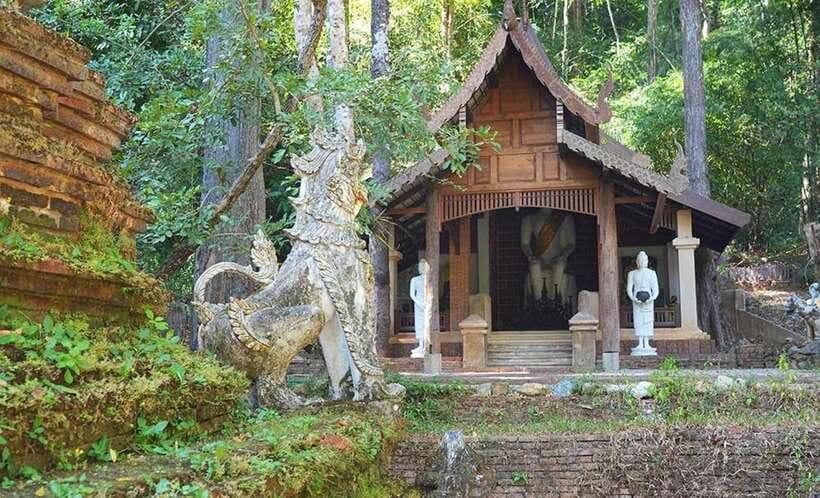 Wat Phra That Doi Suthep & Wat Pha lat Evening Tour & Guide - Temple etiquette and what to bring
