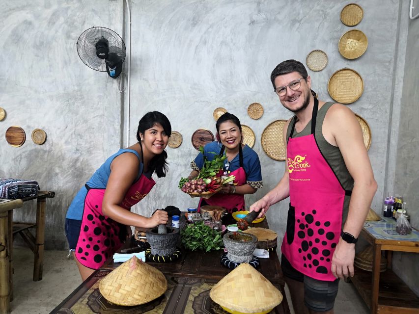 We Cook Thai Home Garden Cooking School - Morning or evening class?