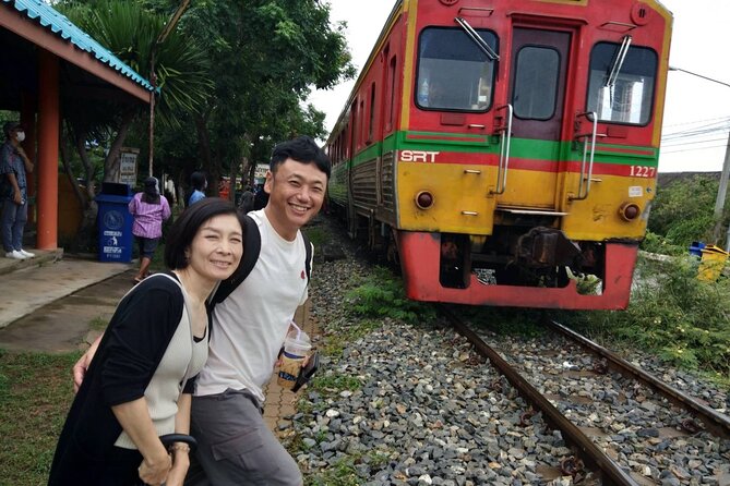 Wheelchair & Luxury Tour to Floating & Railway Markets - What the eight-hour schedule feels like