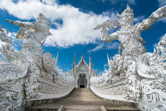 White, Red/Black and Blue Temples Full Day Trip From Chiang Mai - What this Chiang Rai day trip actually involves